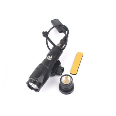 Linterna M300A Negra