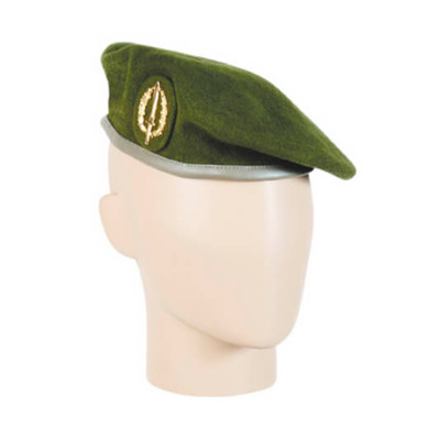 Boina coe con emblema verde